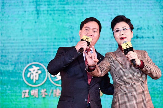 陳卓林與香港著名影視及戲曲歌唱演員汪明荃合唱粵曲經典曲目 陳卓林與香港著名影視及戲曲歌唱演員汪明荃合唱粵曲經典曲目
